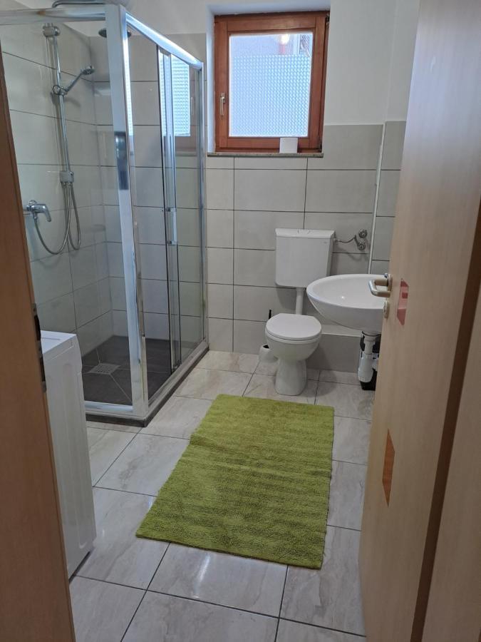 Sara1 Apartman Bród Kültér fotó