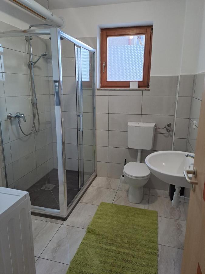 Sara1 Apartman Bród Kültér fotó