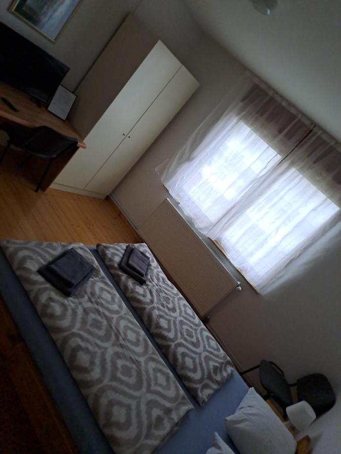 Sara1 Apartman Bród Kültér fotó