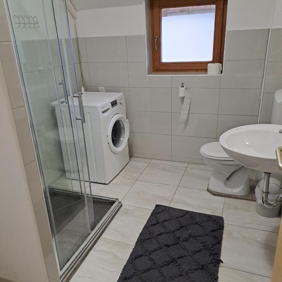 Sara1 Apartman Bród Kültér fotó