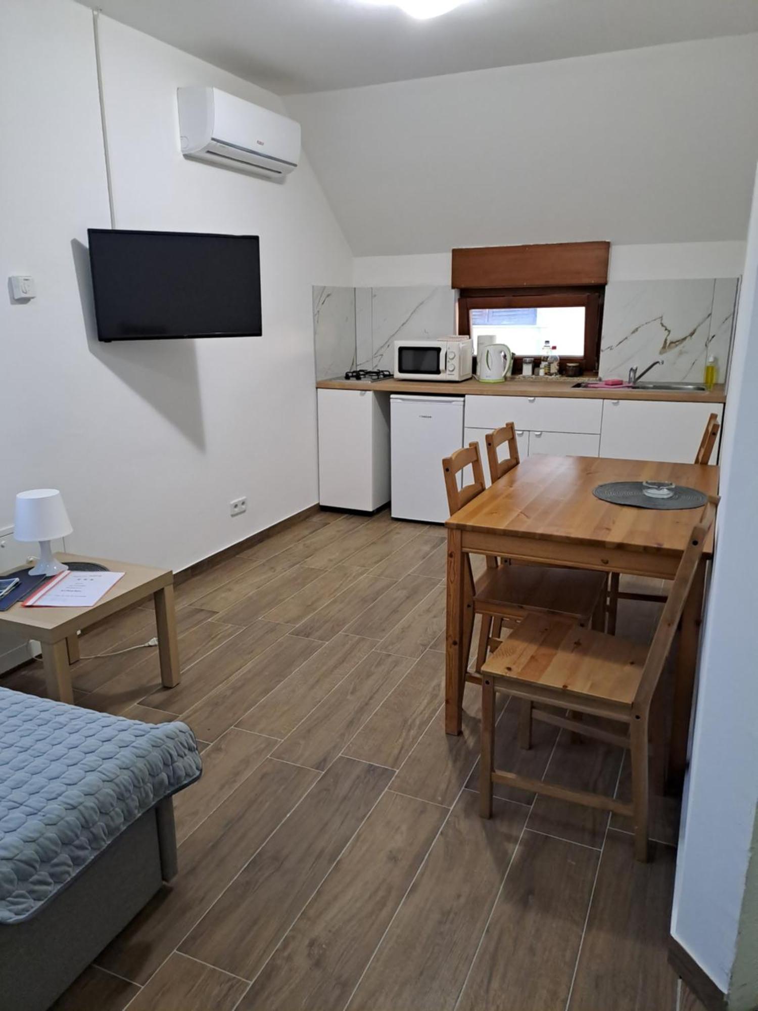 Sara1 Apartman Bród Kültér fotó