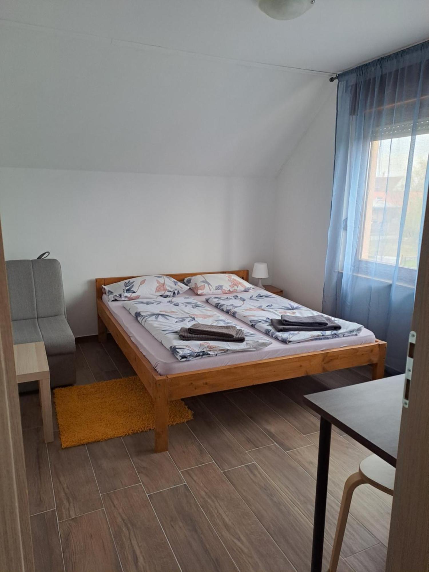 Sara1 Apartman Bród Kültér fotó