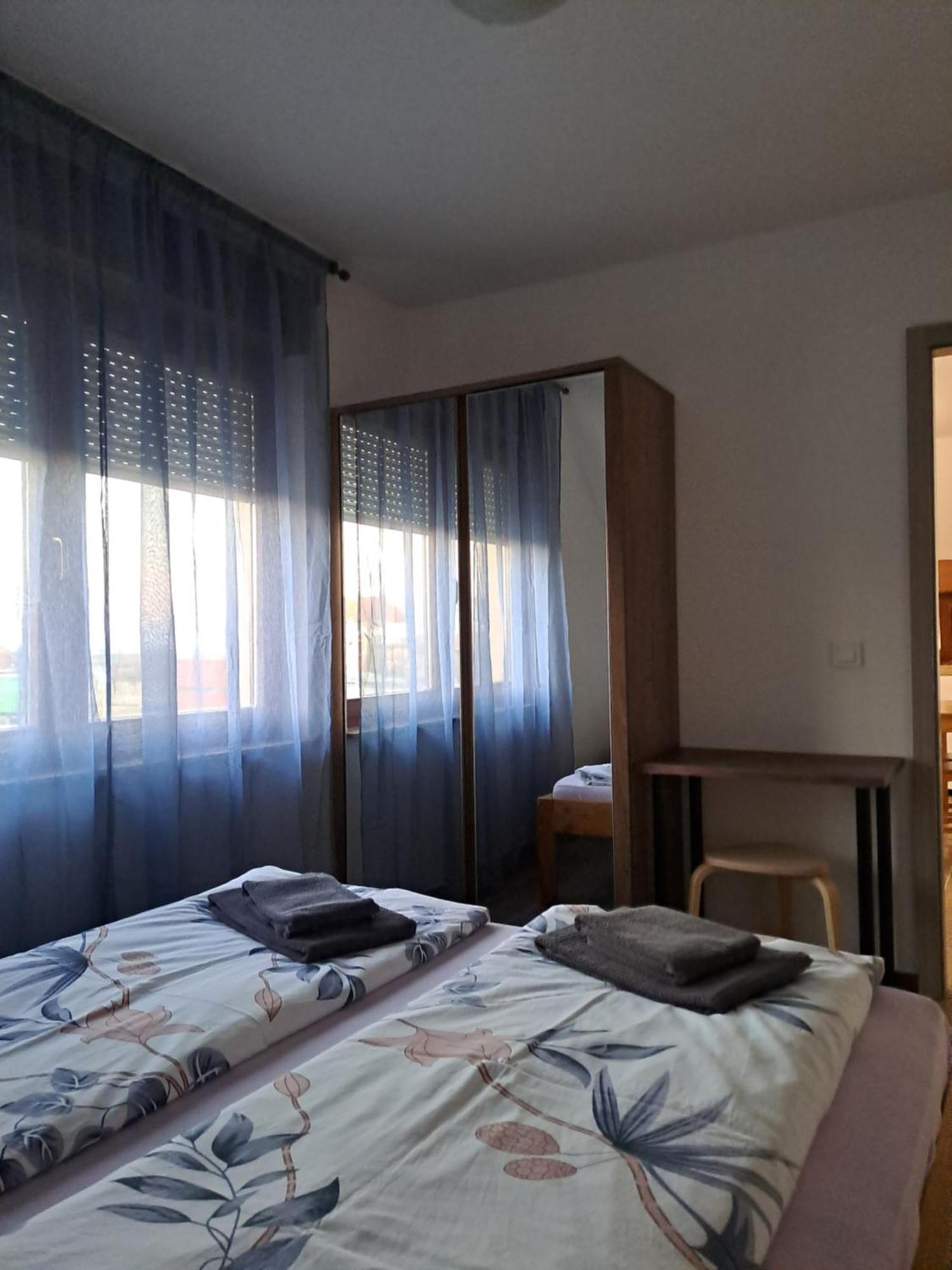 Sara1 Apartman Bród Kültér fotó