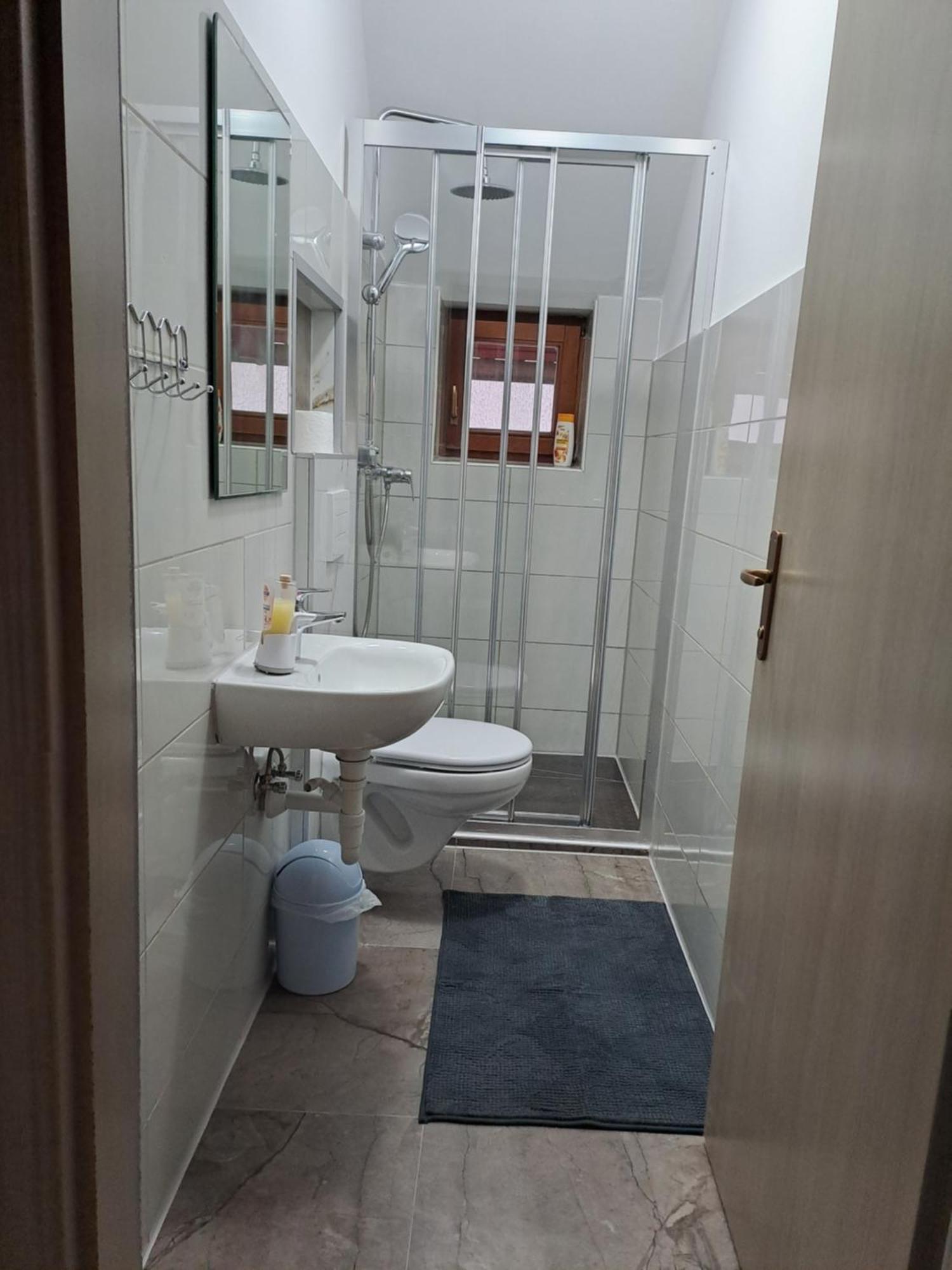 Sara1 Apartman Bród Kültér fotó